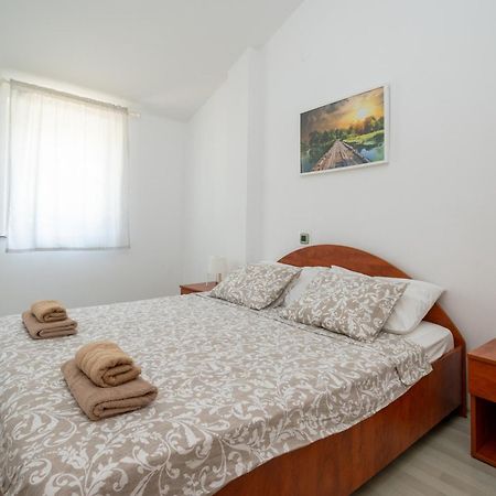 Apartments With A Parking Space Mandre, Pag - 16836 Exterior foto